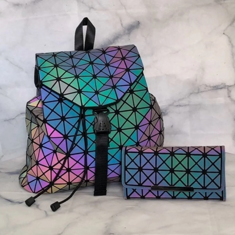 🔥😍 1 PAIR LEFT Light Reflective bag and wallet